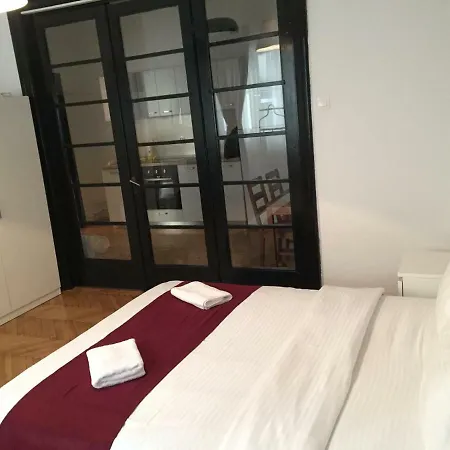 Apartment Bliss - Opera *